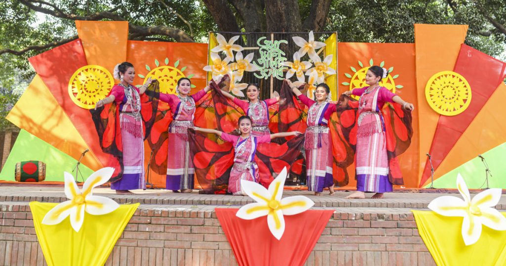 ফাল্গুনের উদযাপনে কোন ধরনের সামাজিক কর্মসূচি সম্পন্ন করা যেতে পারে